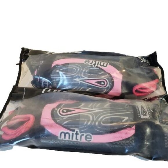 MITRE YOUTH SHINGUARDS SET OF 2 SIZE 4FT NEW - Picture 1 of 11